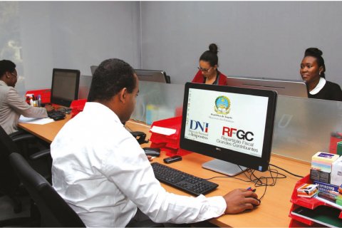 Portal de Angola: 