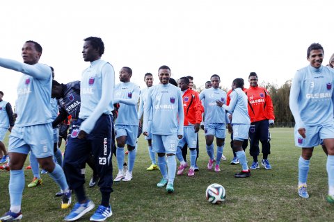 : recreativo do libolo em estágio no algarve. 
