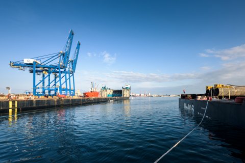 : Porto do Lobito. Estaleiro SONAMET, Baia do Lobito. Provincia de Benguela. Angola