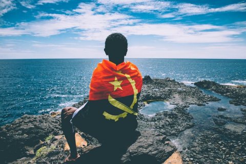 : @adyleao (Via: Facebook Views of Angola)