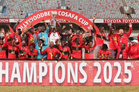 Muzi Ntombela/BackpagePix: Angola celebrates lifting the trophy during the 2025 HollywoodBets COSAFA Cup Final match between Angola and South Africa at the Free State Stadium, Bloemfontein on the 15 June 2025 ©Muzi Ntombela/BackpagePix