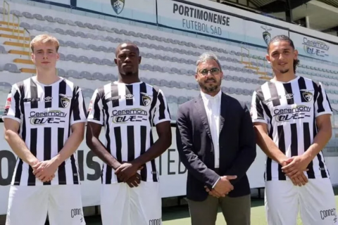 : Lucas De Bolle, Mindinho, Rodiney Sampaio (presidente da SAD) e Marlon Júnior