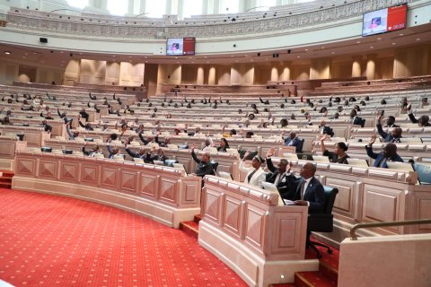 : Parlamento