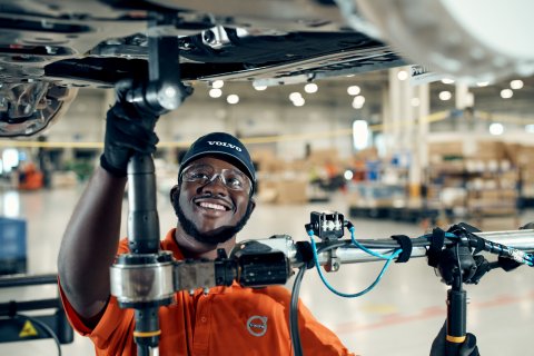: Facebook Nors Trucks and Buses Angola VT 