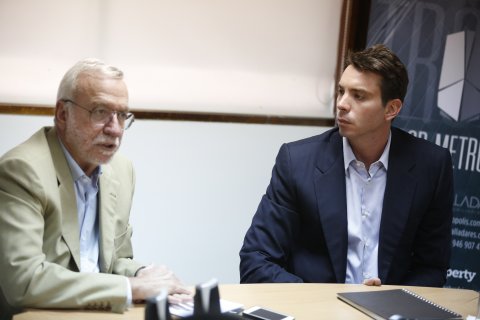 : Ricardo Valladares, director-geral, com o seu pai,  Lourenço Valladares, Presidente da Prado Valladares.