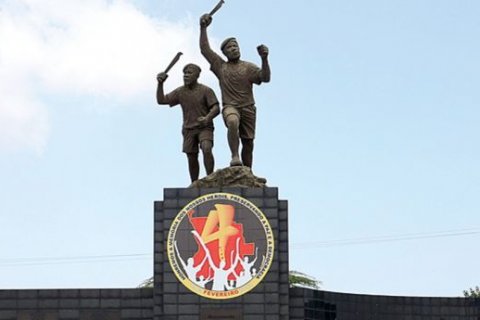 : Rádio Angola