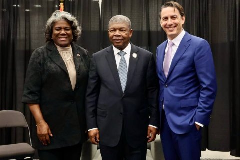 : João Lourenço com Amos Hochstein, Coordenador Presidencial Especial para Infra-estrutura Global e Segurança Energética dos EUA (à direita) e Linda Thomas Greenfield, Representante Permanente dos Estados Unidos da América junto da ONU (à esquerda)