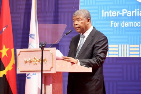 : Facebook Presidência da República - Angola