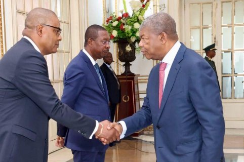 : Facebook Presidência da República - Angola 