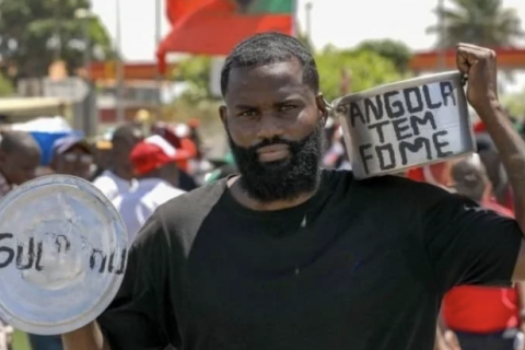 : Voz de Angola