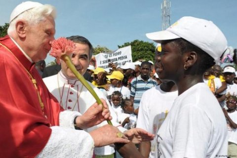 : Bento XVI em Angola