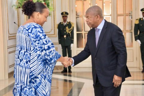 : Facebook Presidência da República - Angola