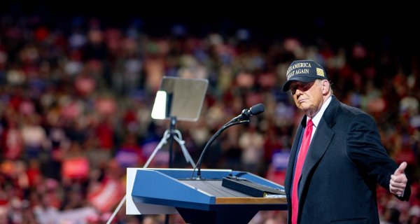 : Facebook Donald J. Trump 
