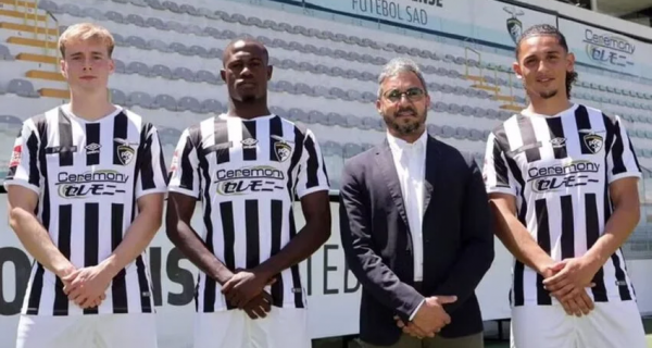 : Lucas De Bolle, Mindinho, Rodiney Sampaio (presidente da SAD) e Marlon Júnior