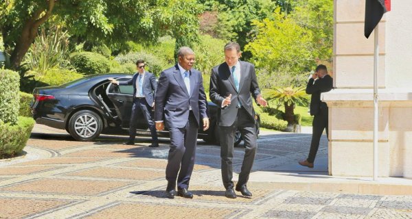 : Facebook Presidência da República - Angola 