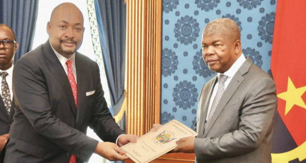 : Facebook Presidência da República - Angola 