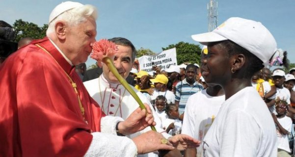 : Bento XVI em Angola