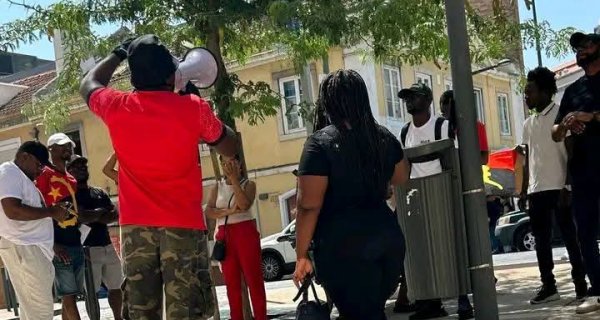 : Facebook Activista Águia Real 