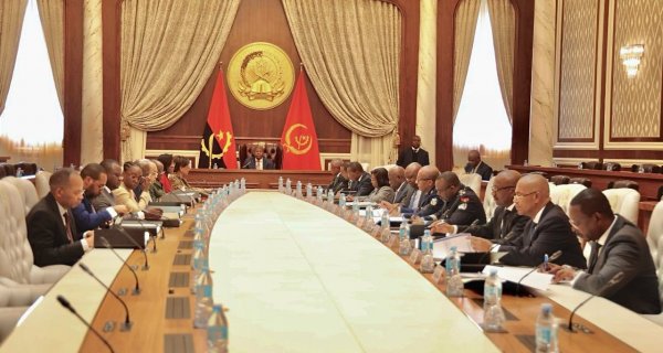 : Facebook Presidência da República - Angola 