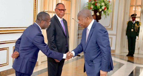 : Facebook Presidência da República - Angola 