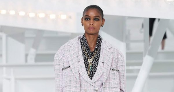 Blésnya Minher deslumbra no desfile Resort da Dior - Ver Angola -  Diariamente, o melhor de Angola