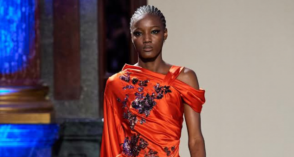 Blésnya Minher deslumbra no desfile Resort da Dior - Ver Angola -  Diariamente, o melhor de Angola