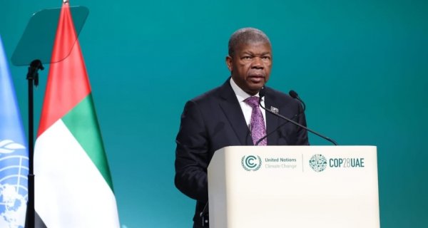 : Facebook Presidência da República - Angola
