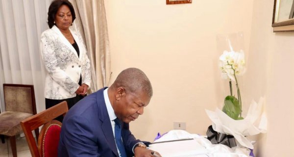 : Facebook Presidência da República - Angola 