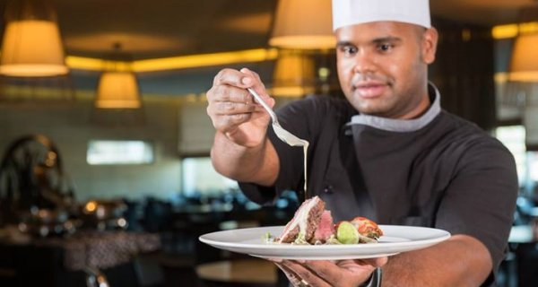 Epic Sana Luanda: Chef Bruno Mesquita