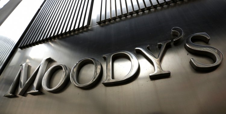 � Brendan McDermid / Reuters: A Moody's sign is displayed on 7 World Trade Center, the company's corporate headquarters in New York, February 6, 2013. REUTERS/Brendan McDermid (UNITED STATES - Tags: BUSINESS) - RTR3DFKY