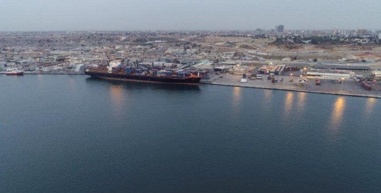 : Facebook do Porto de Luanda