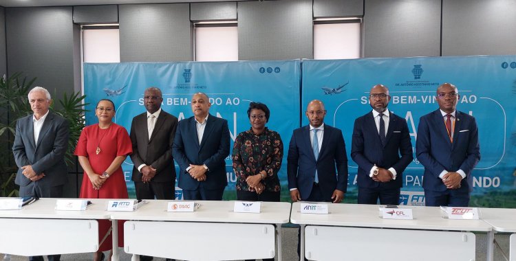 : Facebook Caminho de Ferro de Luanda-EP 
