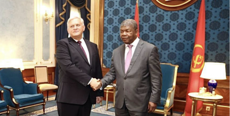 : Facebook Presidência da República - Angola