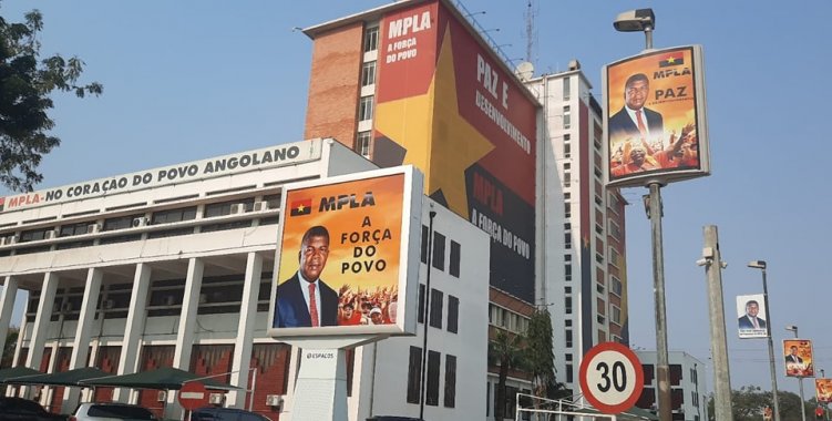 : Facebook MPLA