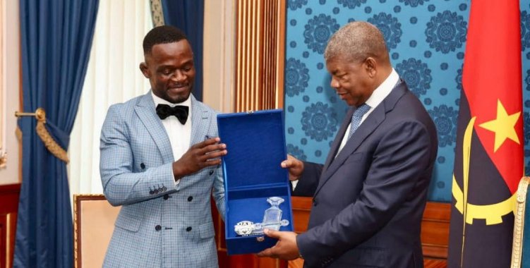 : Facebook Presidência da República - Angola