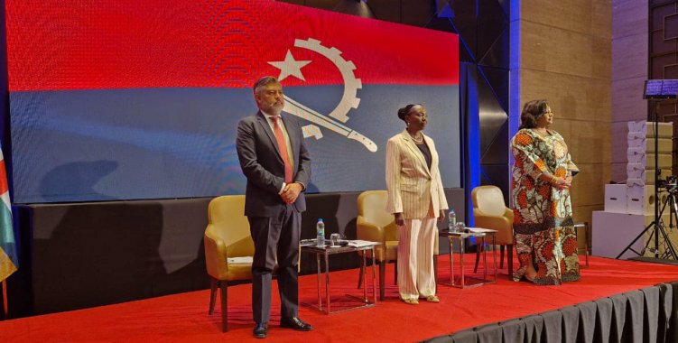 : Facebook Redisse Angola 