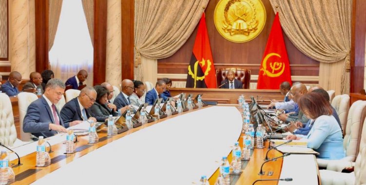: Facebook Presidência da República - Angola 