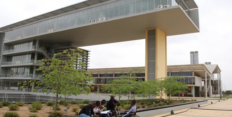 : Facebook Universidade Agostinho Neto 
