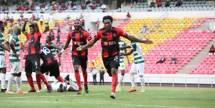 XAA-Desporto - GIRABOLA‼️ 1° de Agosto goleia em Benguela. Os militares  venceram nesta quarta-feira, 3 de novembro, ao Sporting de Benguela por  0-5, no Estádio de Ombaka, em partida de acerto da