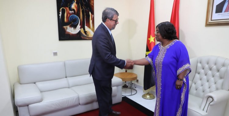 : Embaixador de Cabo Verde em Angola com a vice-Presidente do MPLA