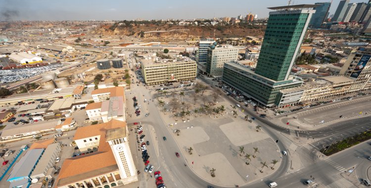 <a href='http://www.angolaimagebank.com' target='_blank'>Angola Image Bank</a>: 