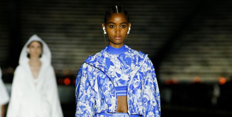 Blésnya Minher deslumbra no desfile Resort da Dior - Ver Angola -  Diariamente, o melhor de Angola