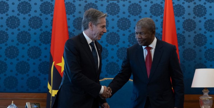 : Secretário de Estado dos EUA, Antony Blinken, e o Presidente da República, João Lourenço (Foto via: Facebook U.S. Embassy Luanda)
