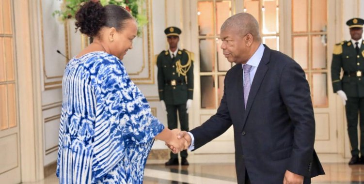 : Facebook Presidência da República - Angola