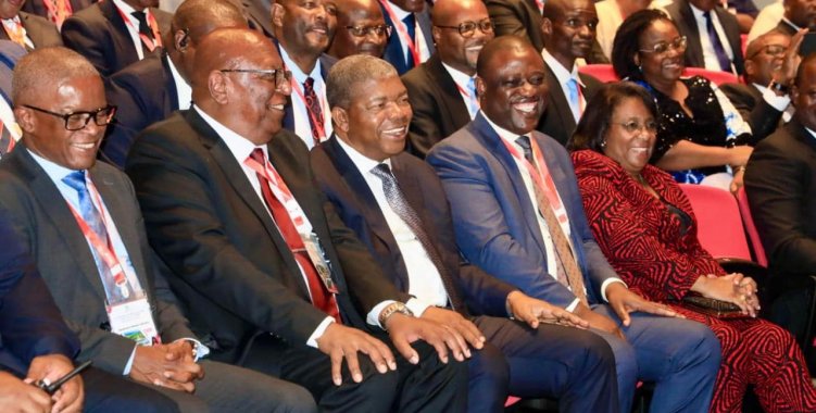 : Facebook Presidência da República - Angola 