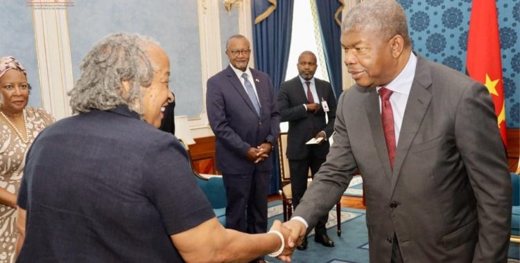 : Momento em que João Lourenço recebeu membros da família Tucker no Palácio Presidencial