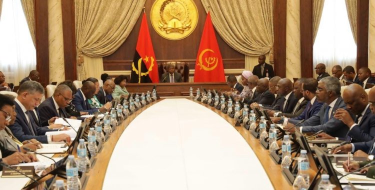 : Facebook Presidência da República - Angola