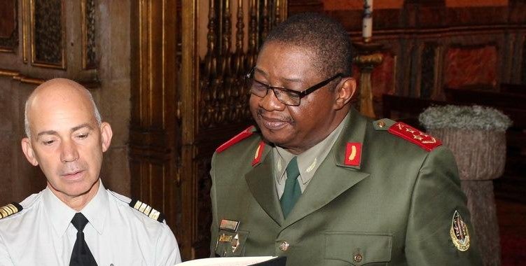 : General Jorge Manuel dos Santos “Sukissa” à direita. Foto: Academia Militar