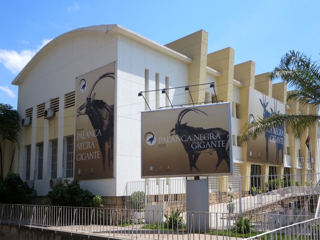 Maior museu de Angola reabre em Luanda após obras de restauro - Ver ...