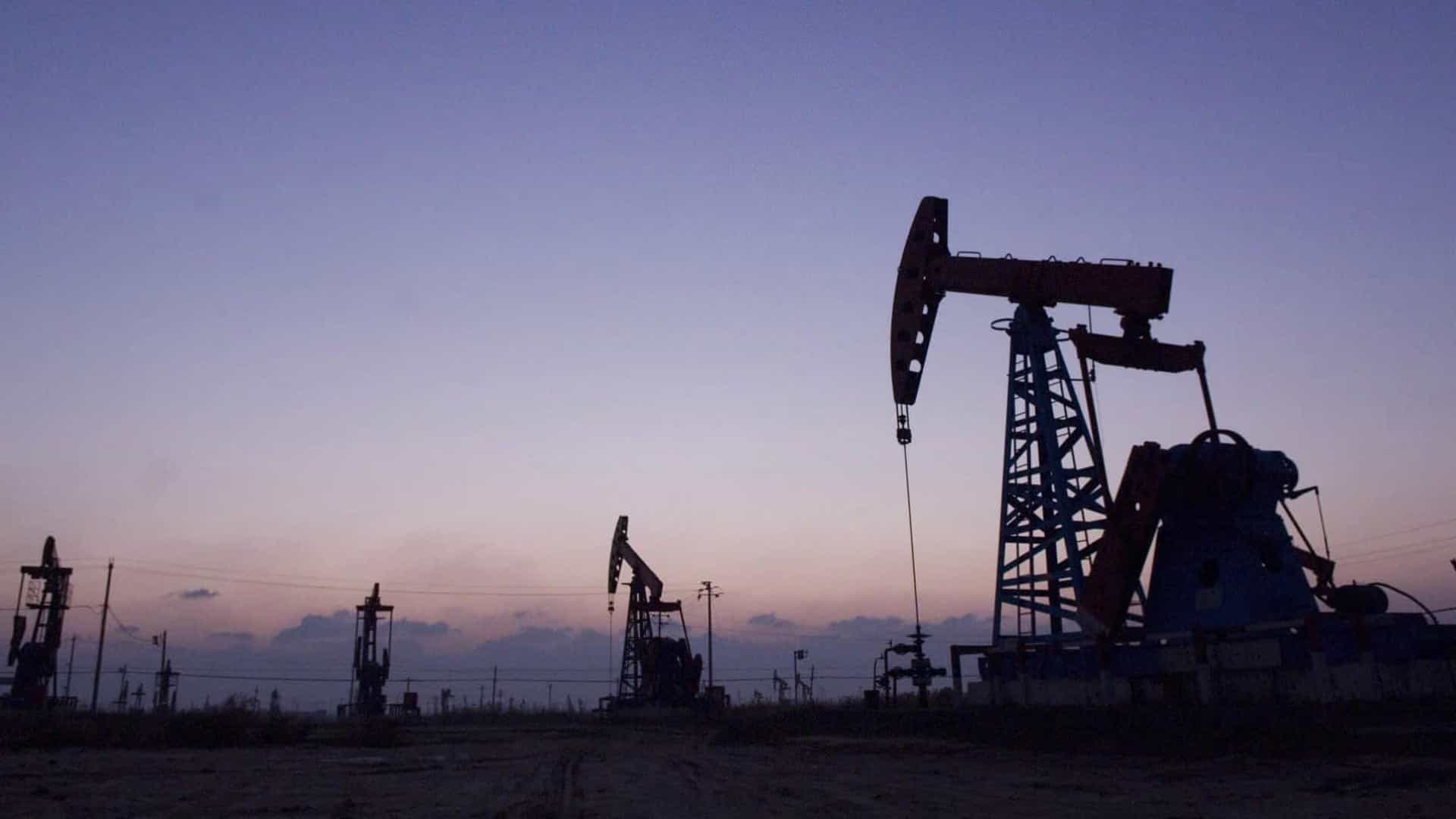 World Bank oil price remains low beyond 2021 Ver Angola Daily, the